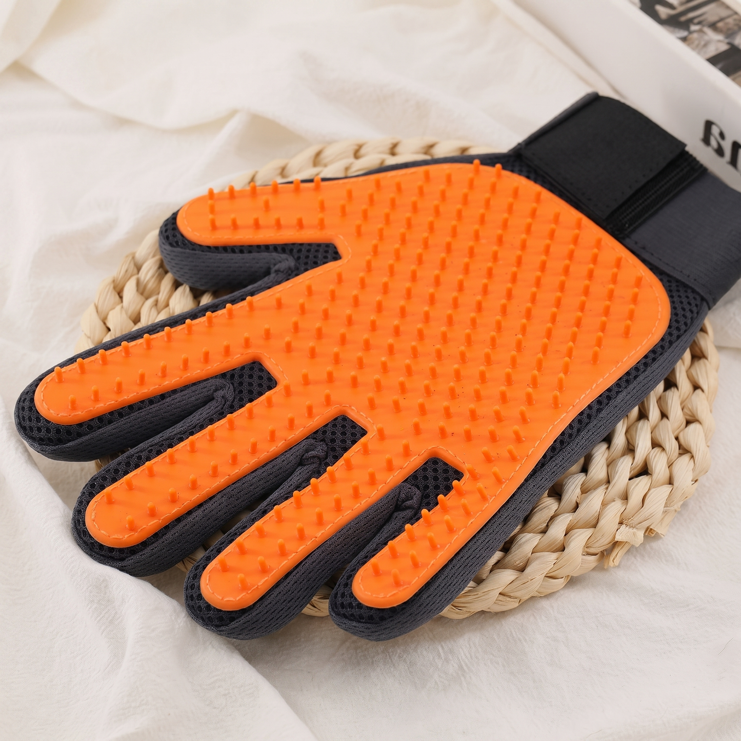 Pet Deshedding Glove
